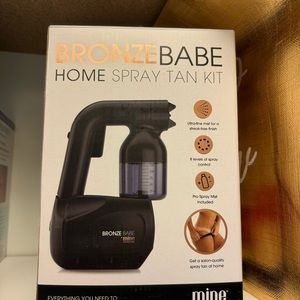 Tanning spray machine